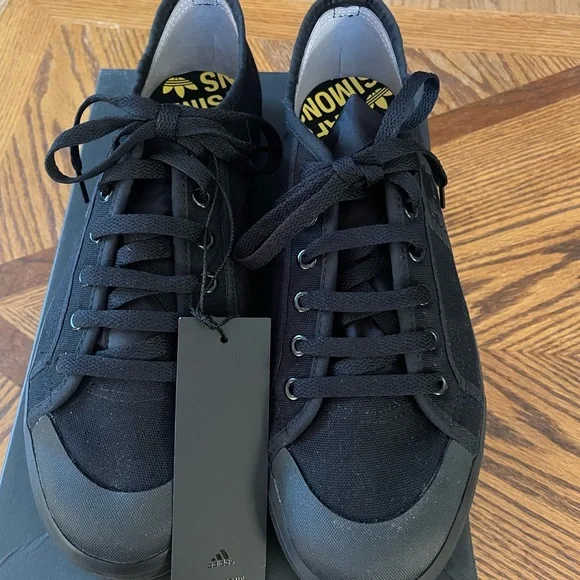 NWT RAF Simon’s Adidas Spirit Low Asymm Black Sneakers, Size 9M